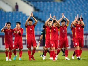 Football news 6/24: Vietnam drops FIFA rankings again, Ronaldo is sought after by 'giants' 3